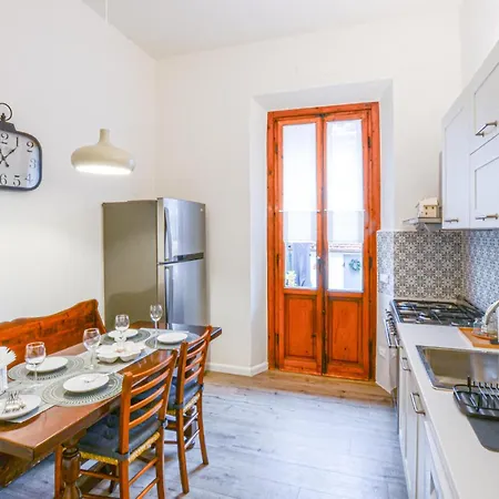 1 Bedroom Lovely In Appartement *
